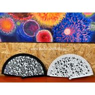 wachlarz hiszpański KWIATOWY LABIRYNT 23 cm - y_wachlarze5656_pelne_23cm_kwiatowy_labirynt_czarny_i_bialy.jpg